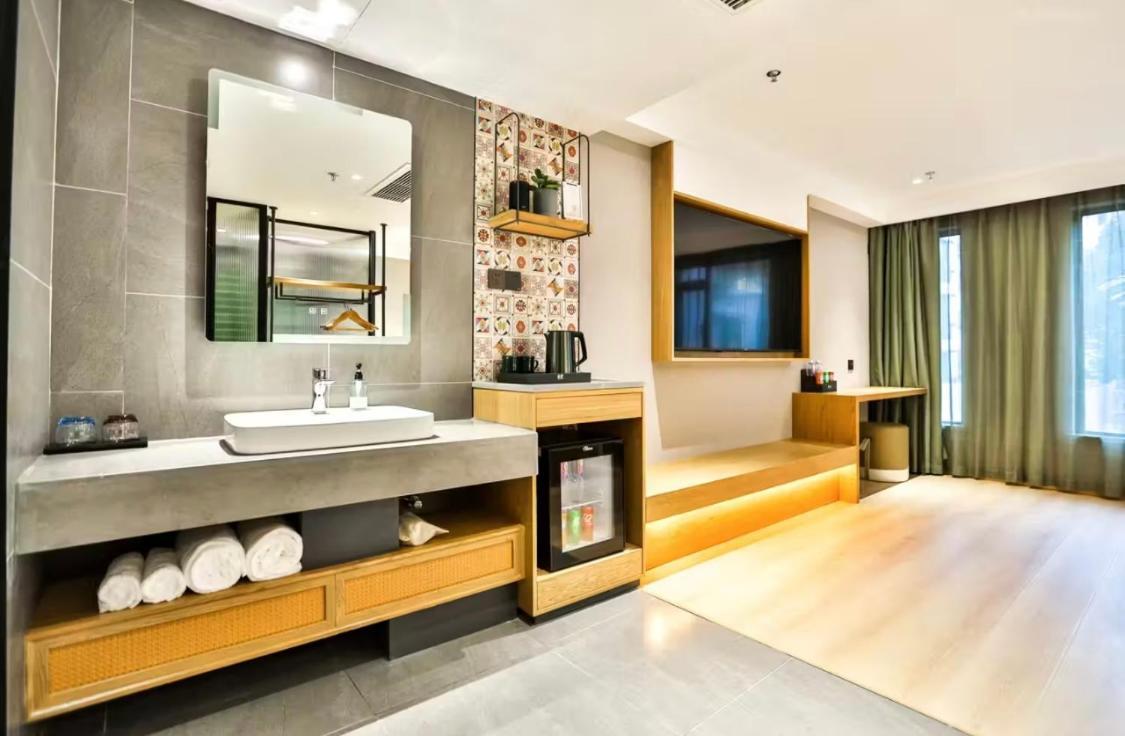 True Go Hotel - Shanghai Jing'An Temple Nanjing West Road Екстериор снимка
