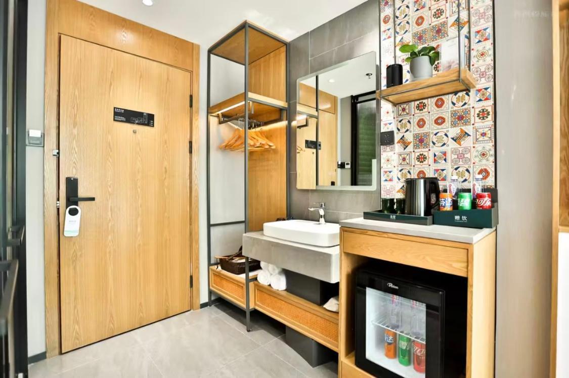 True Go Hotel - Shanghai Jing'An Temple Nanjing West Road Екстериор снимка