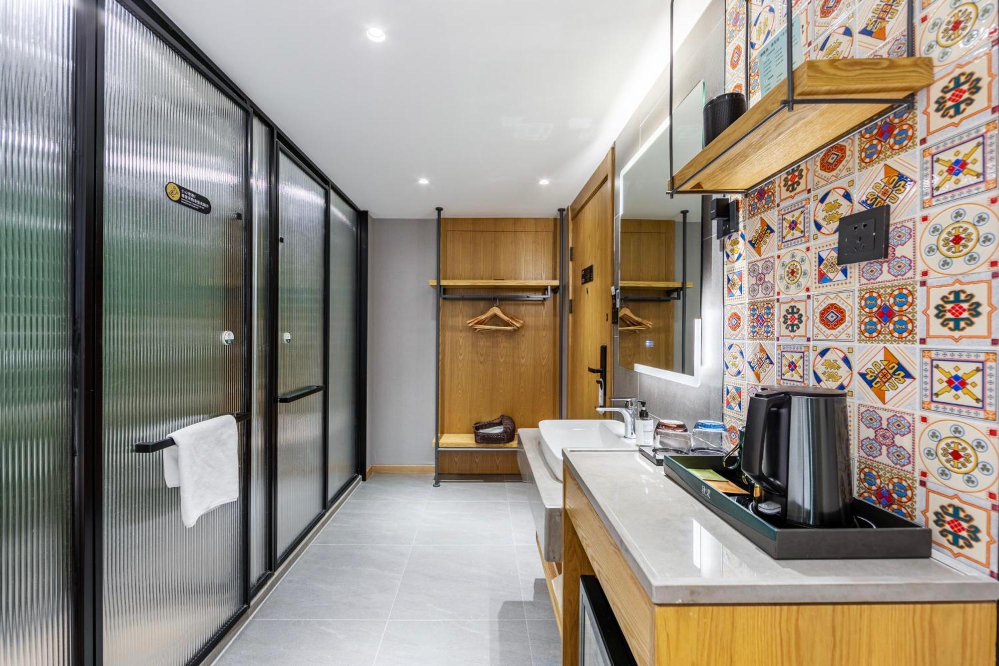 True Go Hotel - Shanghai Jing'An Temple Nanjing West Road Екстериор снимка