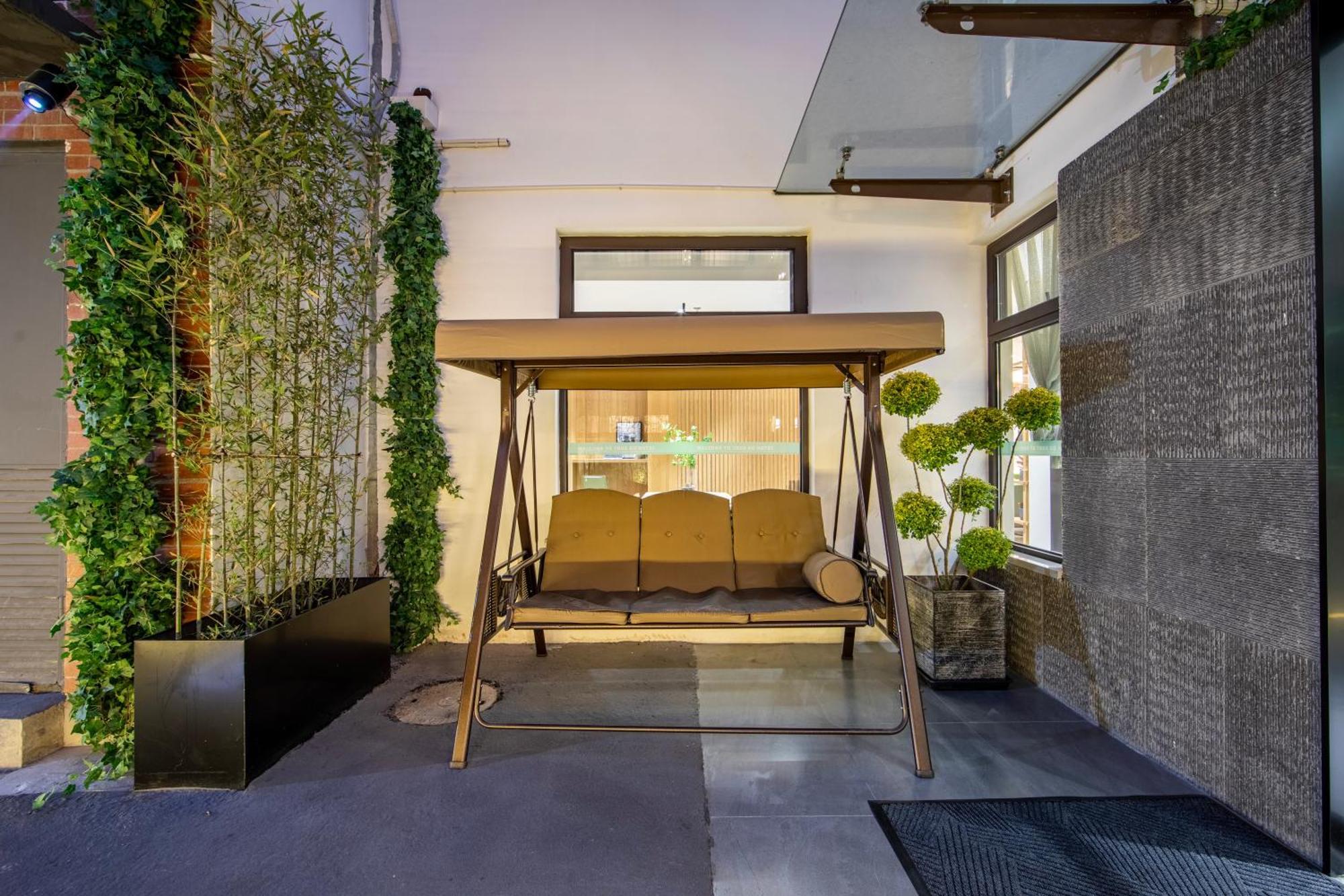 True Go Hotel - Shanghai Jing'An Temple Nanjing West Road Екстериор снимка