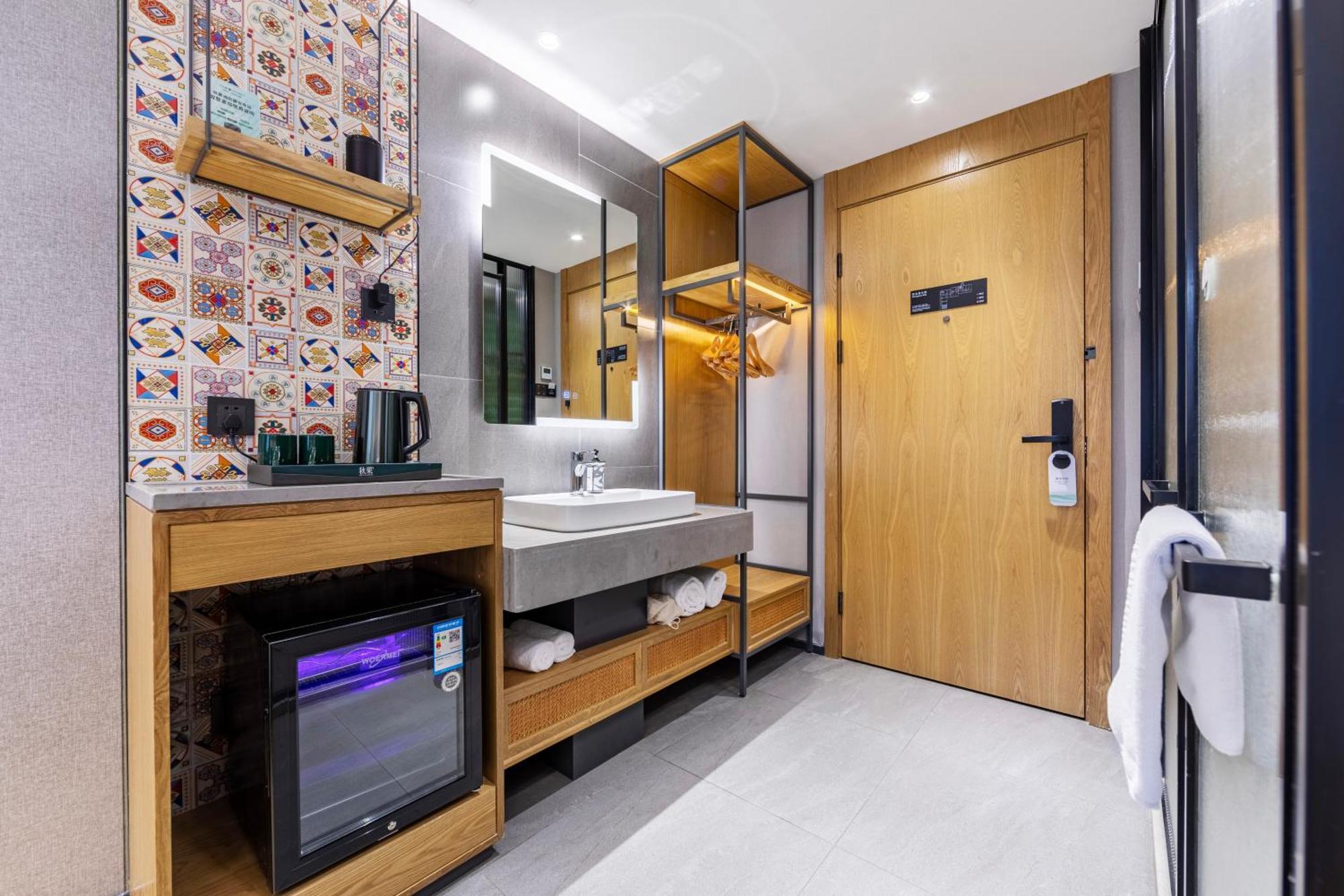True Go Hotel - Shanghai Jing'An Temple Nanjing West Road Екстериор снимка