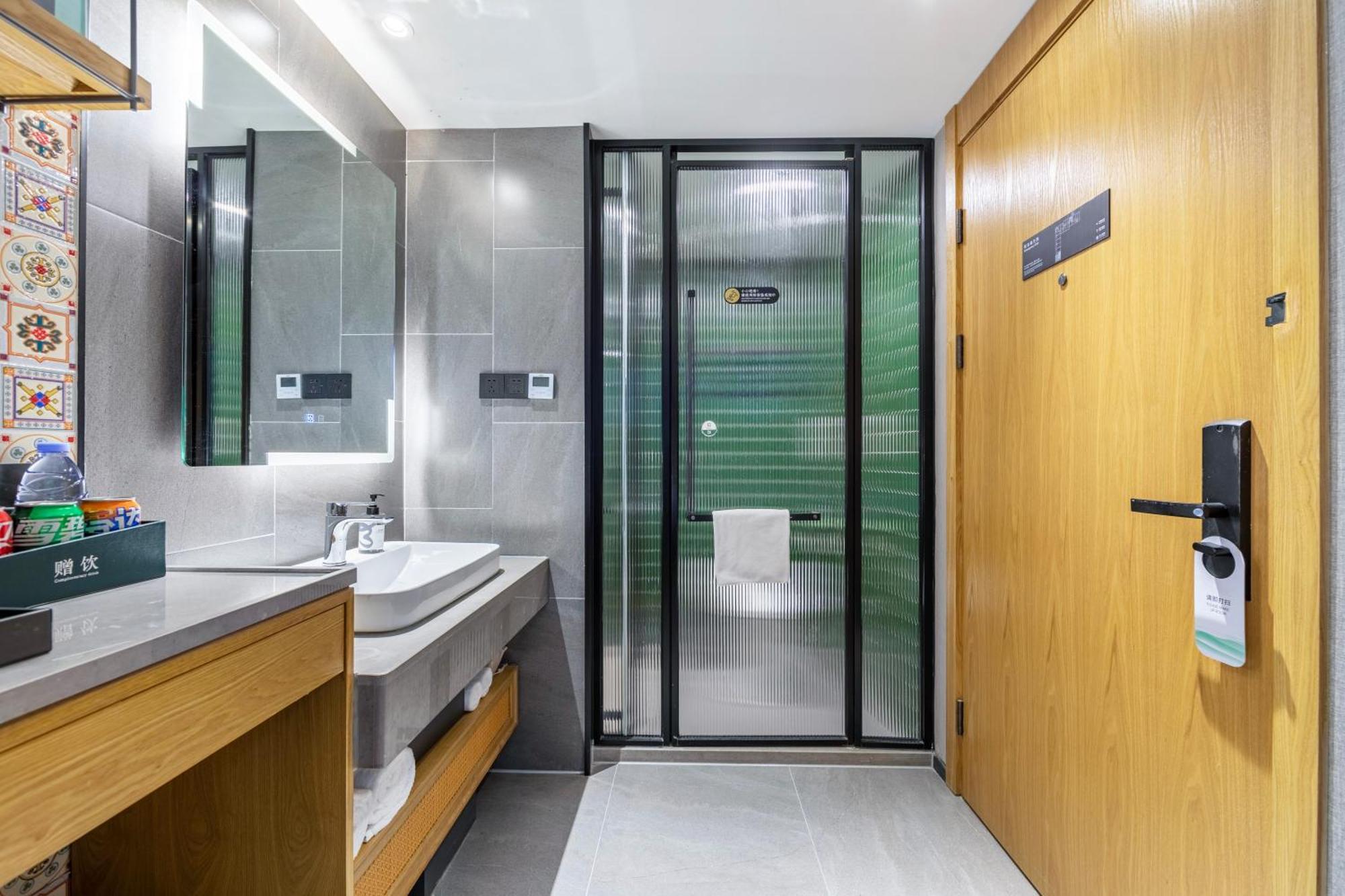 True Go Hotel - Shanghai Jing'An Temple Nanjing West Road Екстериор снимка