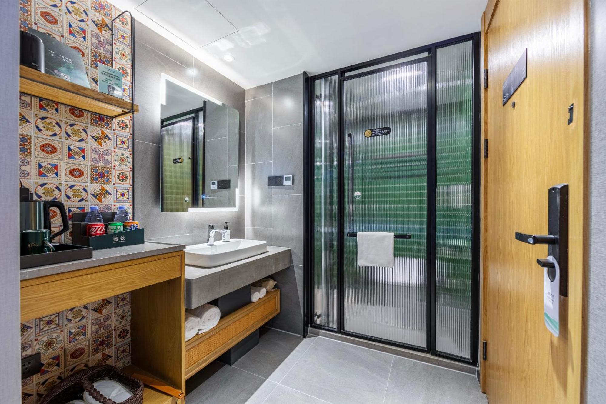 True Go Hotel - Shanghai Jing'An Temple Nanjing West Road Екстериор снимка