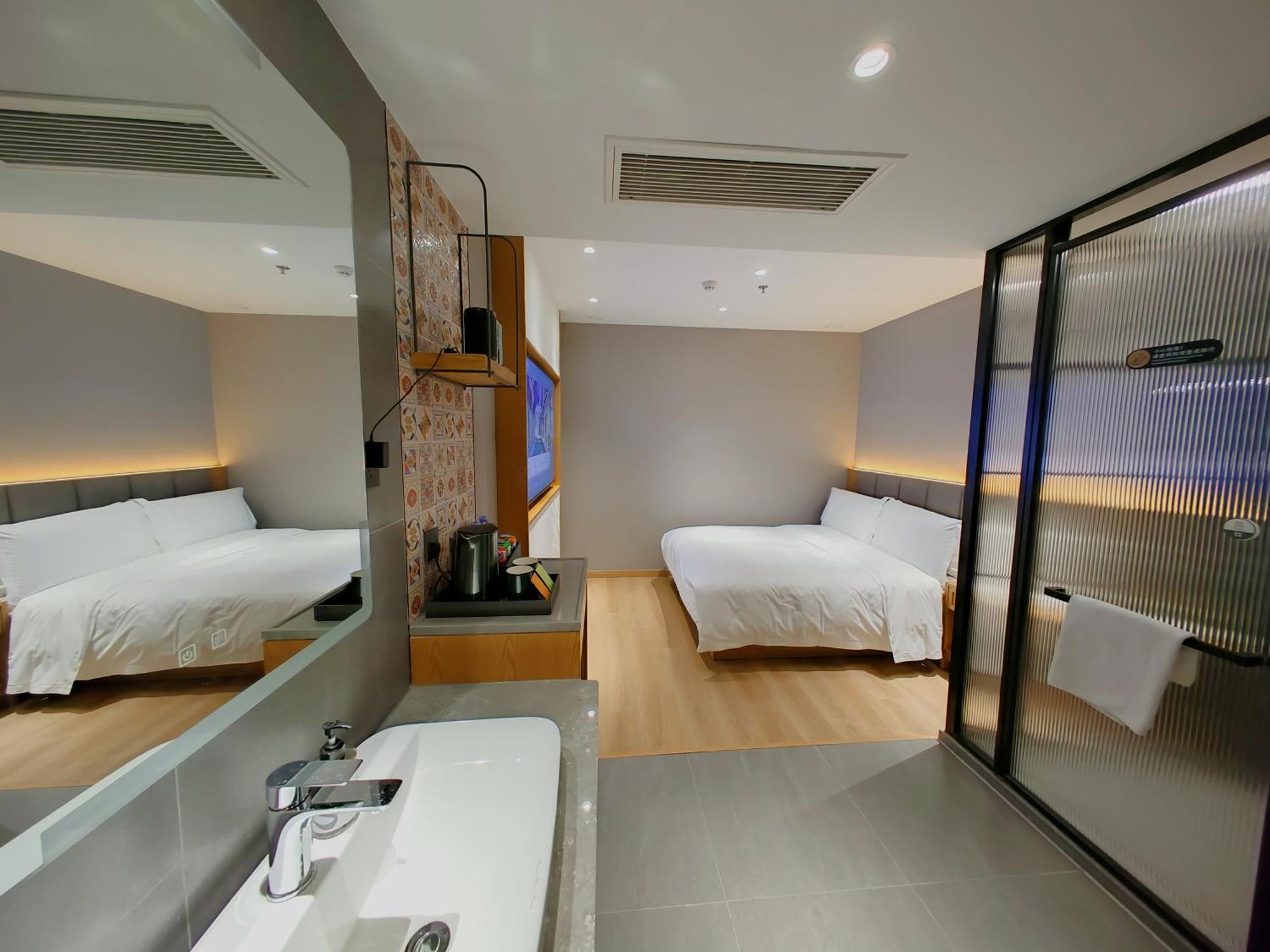 True Go Hotel - Shanghai Jing'An Temple Nanjing West Road Екстериор снимка